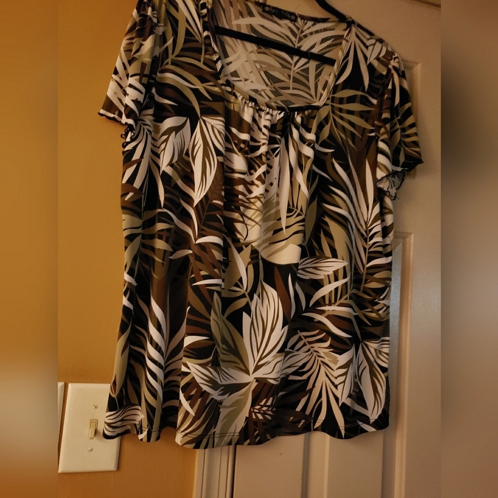 Ladies pullover top